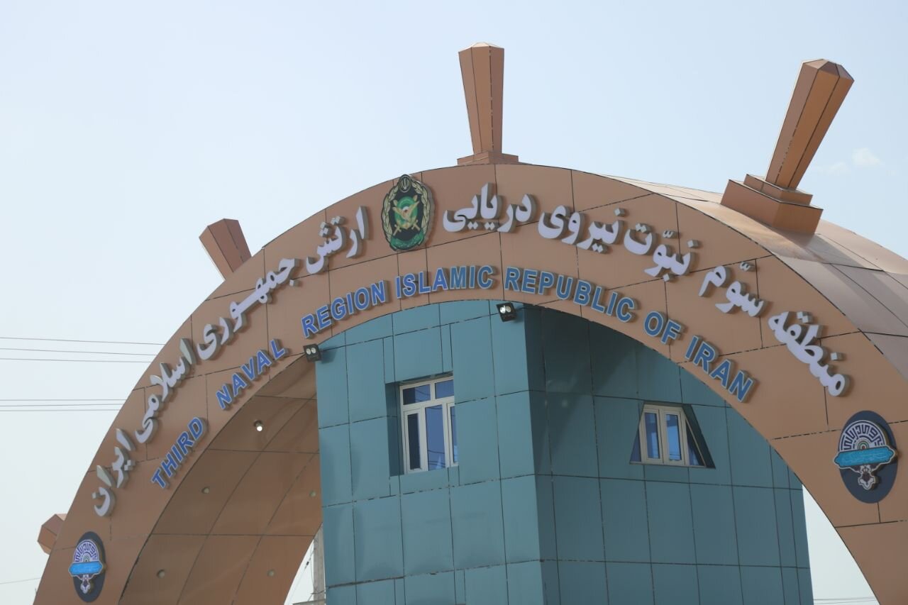 اقتدار نظام مرهون مجاهدت نیروهای مسلح و دریادلان است