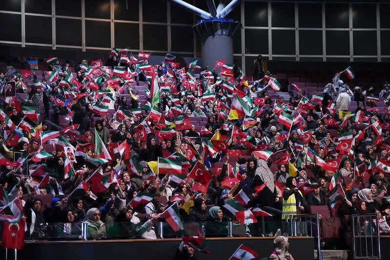 Hafla ya kumbukumbu ya mashahidi wa Iran yafanyika Halkalı Istanbul kwa ushiriki mpana wa shakhsia mbalimbali na maelfu ya wapenzi wa mhimili wa muqawama