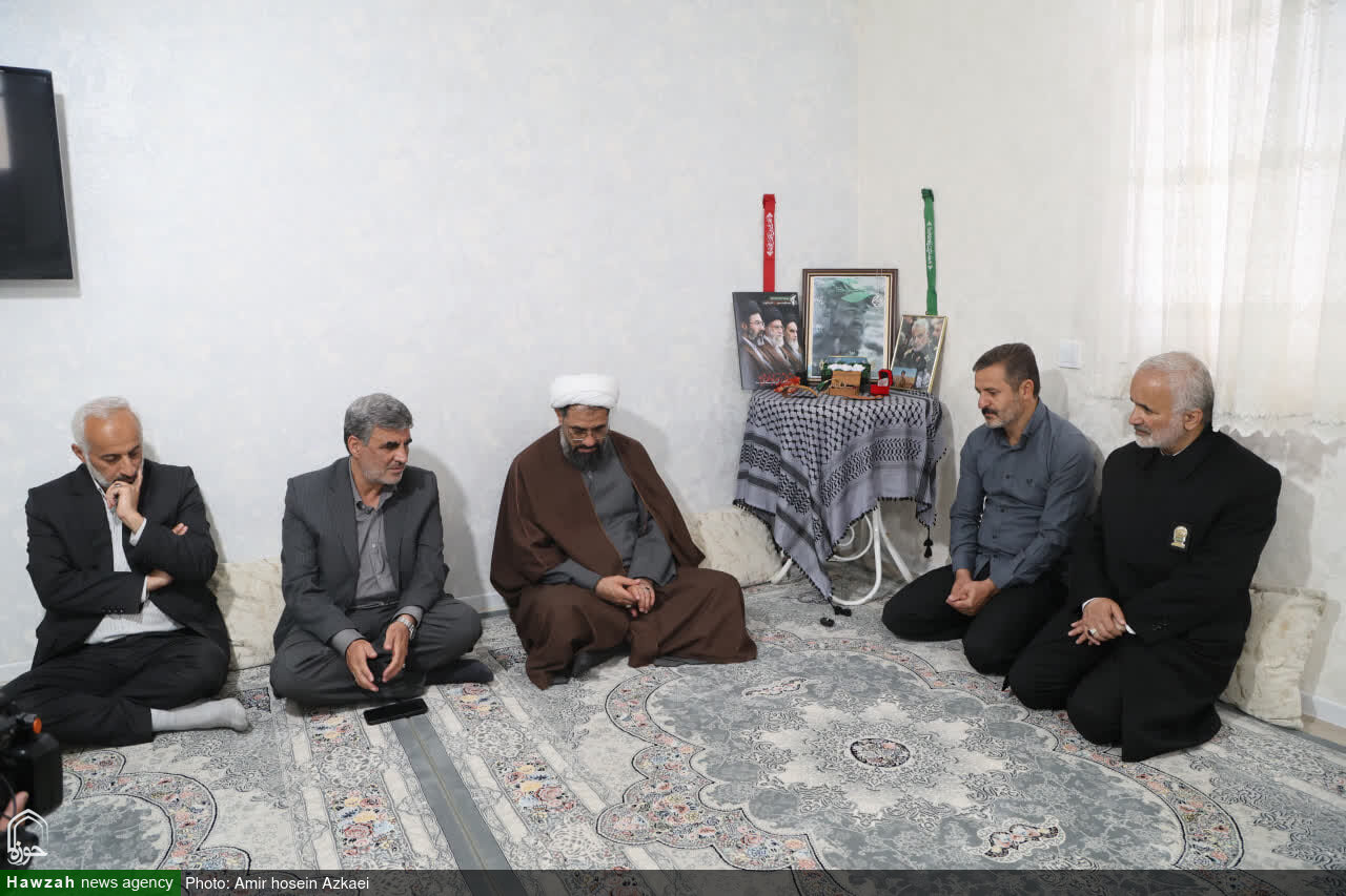 تصاویر / تجلیل نماینده ولی فقیه در استان همدان از خانواده شهدای جنگ رمضان