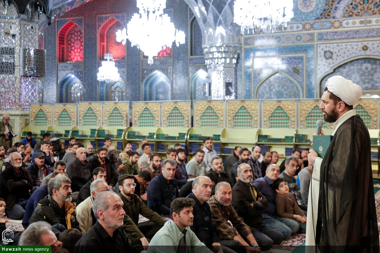 تصاویر/ اقامه نماز استغاثه به امام عصر (عج) در حرم مطهر رضوی