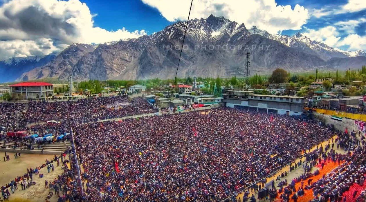 Pakistan xalqı Ayətullah Seyid Əli Xameneinin anım mərasimində iştirak etdi