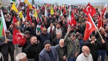 کاروان بزرگ خودرویی در ایغدیر ترکیه در حمایت از ایران و لبنان / «یک صدا در برابر ظلم»