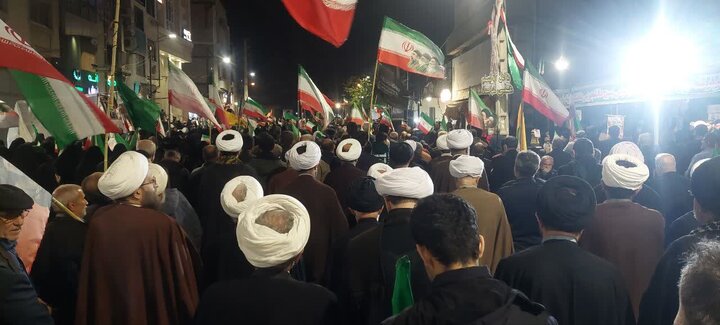 تصاویر / راهپیمایی و تجمع شبانه علما و مردم قهرمان بهشهر