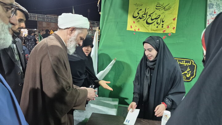 تصاویر/ بازدید مدیر منطقه یک حوزه‌های علمیه کشور از موکب‌های مدارس علمیه آران و بیدگل