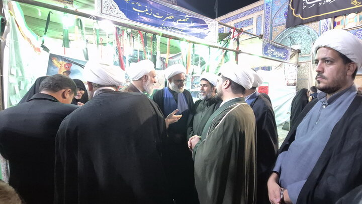 تصاویر/ بازدید مدیر منطقه یک حوزه‌های علمیه کشور از موکب‌های مدارس علمیه آران و بیدگل