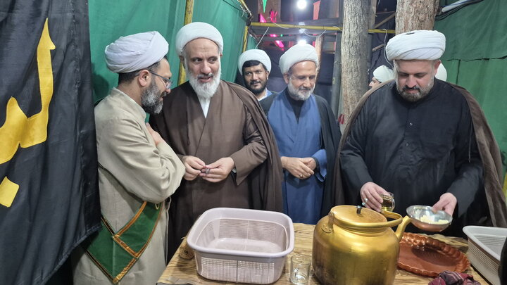 تصاویر/ بازدید مدیر منطقه یک حوزه‌های علمیه کشور از موکب‌های مدارس علمیه آران و بیدگل