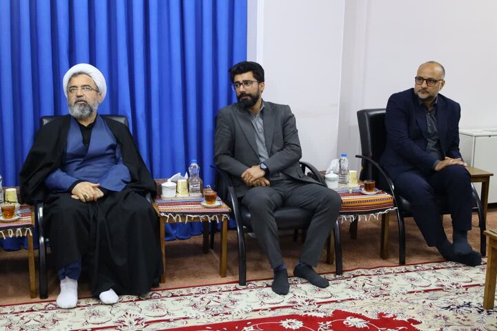 تصاویر / دیدار مدیرکل و معاونین بنیاد مسکن انقلاب اسلامی استان مازندران با نماینده ولی فقیه
