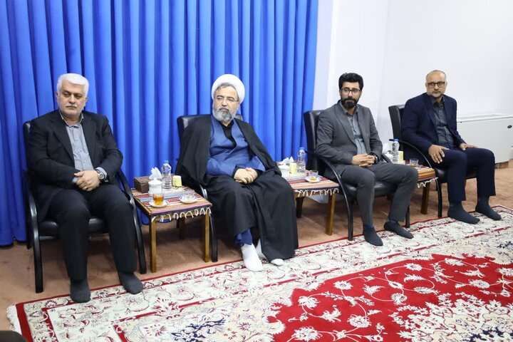تصاویر / دیدار مدیرکل و معاونین بنیاد مسکن انقلاب اسلامی استان مازندران با نماینده ولی فقیه