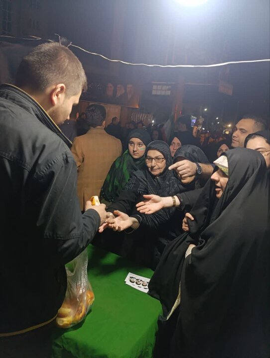 تصاویر/ خدمت رسانی طلاب و روحانیون در موکب شهدای روحانی شهرستان آمل