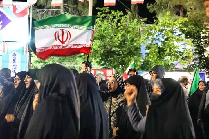 تصاویر/ اجتماعات مردمی «شب‌های اقتدار» با حضور مردم شجاع و زمان‌شناس سمنان در معراج‌الشهدای