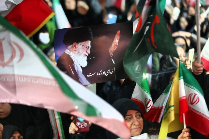 تصاویر/ حضور باشکوه و مثال زدنی مردم ورامین در موج چهل و سوم حماسه حضور در خیابان در میدان امام خامنه ای(ره)