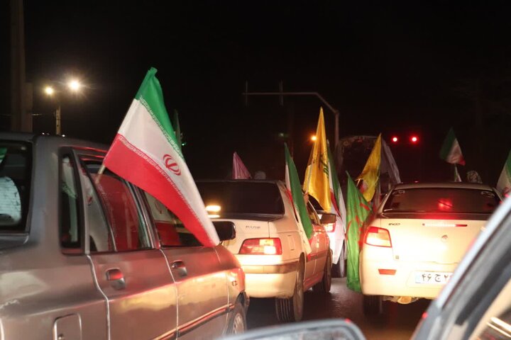تصاویر/ کاروان خودرویی در حمایت از نظام اسلامی به همت مدرسه علمیه امام خامنه‌ای ارومیه