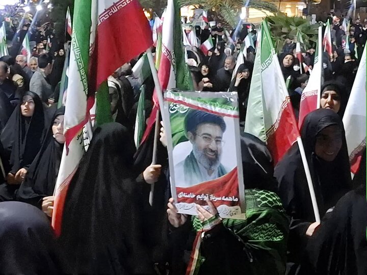 تصاویر/ تاکید برلزوم اتحاد و همدلی در چهل و سومین تجمع مردمی شهرستان کاشان در میدان امام خامنه ای (ره)