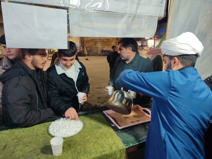 تصاویر/ فعالیت موکب مدرسه علمیه امام رضا علیه السلام میاندوآب