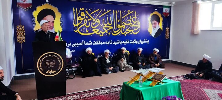 تصاویر/ محفل انس با قرآن کریم به مناسبت شهادت قائد امت و شهدای جنگ رمضان در مهاباد