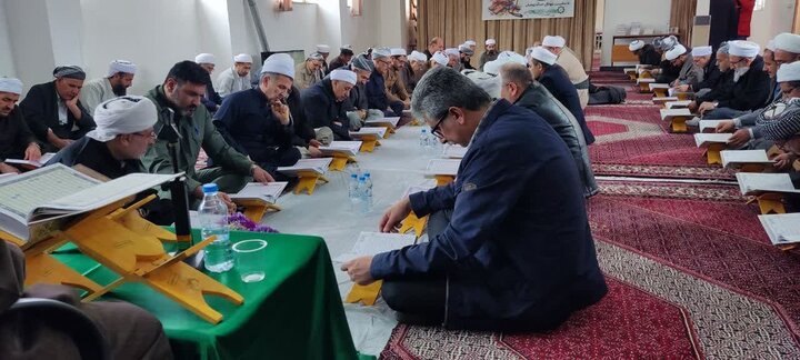 تصاویر/ محفل انس با قرآن کریم به مناسبت شهادت قائد امت و شهدای جنگ رمضان در مهاباد