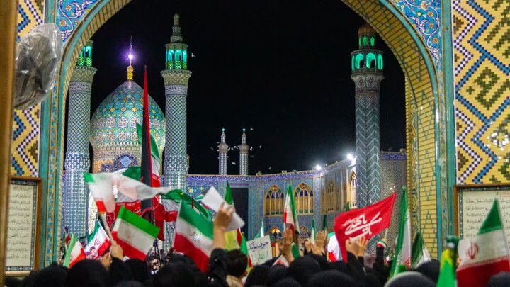 تصاویر/چهل و سومین شب از حماسه حضور مردم دارالشهداء آران و بیدگل در میادین وخیابان ها