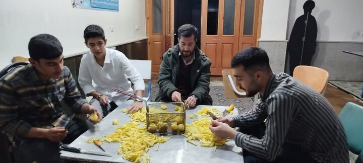 تصاویر/ فعالیت موکب مدرسه علمیه امام علی علیه السلام سلماس در ایام جنگ رمضان