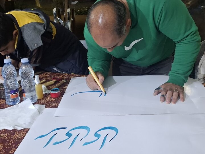 تصاویر/ موکب ایران با رویکرد هنر و حماسه همراه با آیین شور کتیبه هادر میدان کمال الملک کاشان