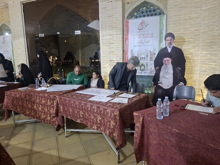 تصاویر/ موکب ایران با رویکرد هنر و حماسه همراه با آیین شور کتیبه هادر میدان کمال الملک کاشان
