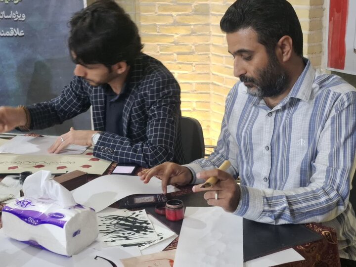 تصاویر/ موکب ایران با رویکرد هنر و حماسه همراه با آیین شور کتیبه هادر میدان کمال الملک کاشان