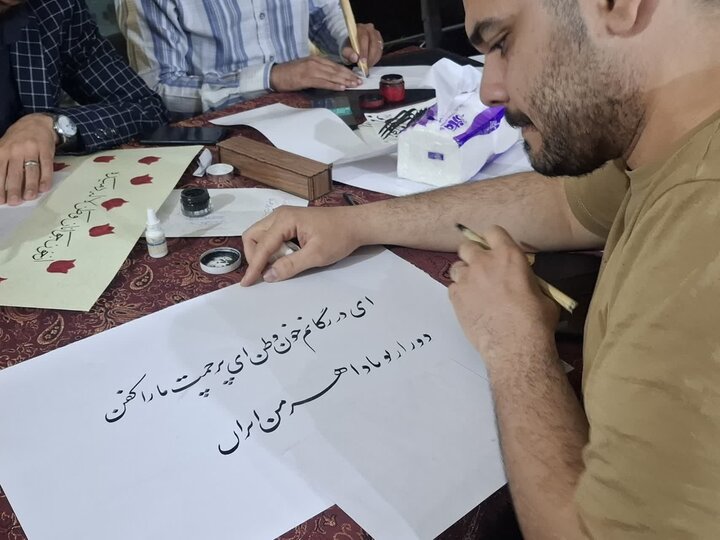 تصاویر/ موکب ایران با رویکرد هنر و حماسه همراه با آیین شور کتیبه هادر میدان کمال الملک کاشان