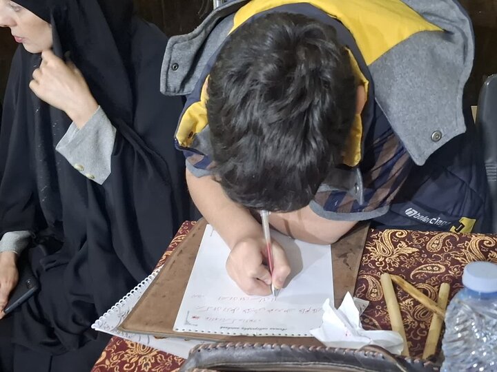 تصاویر/ موکب ایران با رویکرد هنر و حماسه همراه با آیین شور کتیبه هادر میدان کمال الملک کاشان