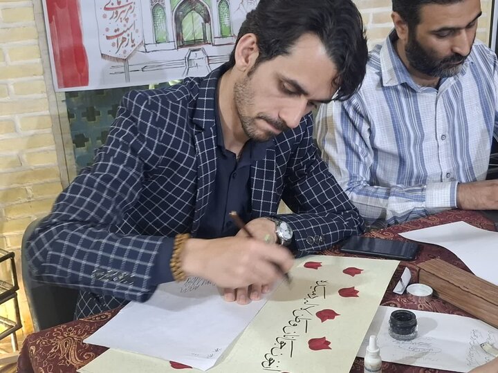 تصاویر/ موکب ایران با رویکرد هنر و حماسه همراه با آیین شور کتیبه هادر میدان کمال الملک کاشان