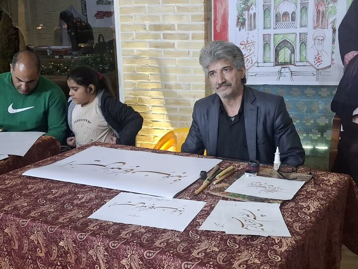 تصاویر/ موکب ایران با رویکرد هنر و حماسه همراه با آیین شور کتیبه هادر میدان کمال الملک کاشان