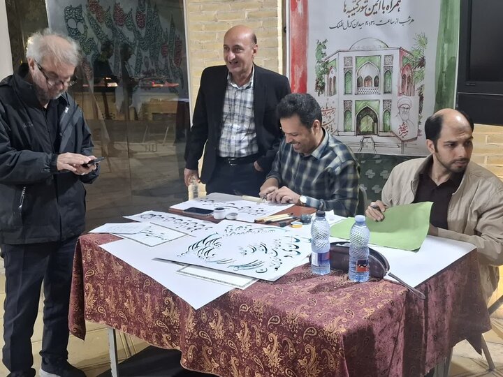 تصاویر/ موکب ایران با رویکرد هنر و حماسه همراه با آیین شور کتیبه هادر میدان کمال الملک کاشان
