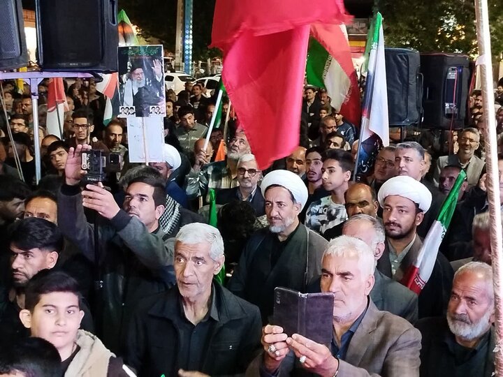 تصاویر/ مردم همیشه در صحنه جای جای استان کرمان پای کار نظام و انقلاب در تجمعات شبانه