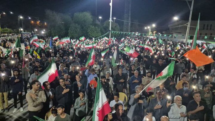 تصاویر/ مردم همیشه در صحنه جای جای استان کرمان پای کار نظام و انقلاب در تجمعات شبانه