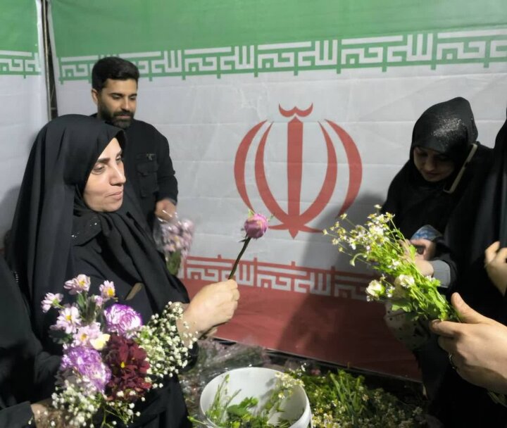تصاویر/  برپایی غرفه کودکان ایران در میدان نبوت
