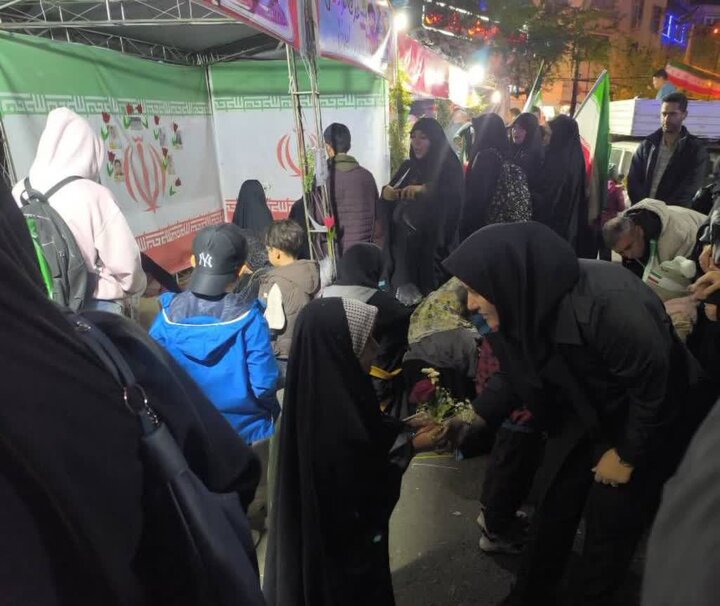 تصاویر/  برپایی غرفه کودکان ایران در میدان نبوت