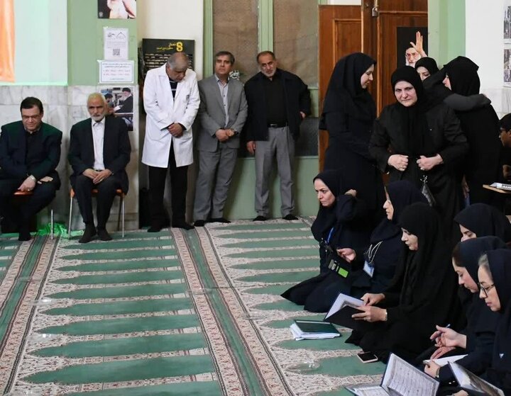 تصاویر/ مراسم گرامیداشت شهدای جنگ تحمیلی در مجتمع بیمارستانی امام خمینی(ره)