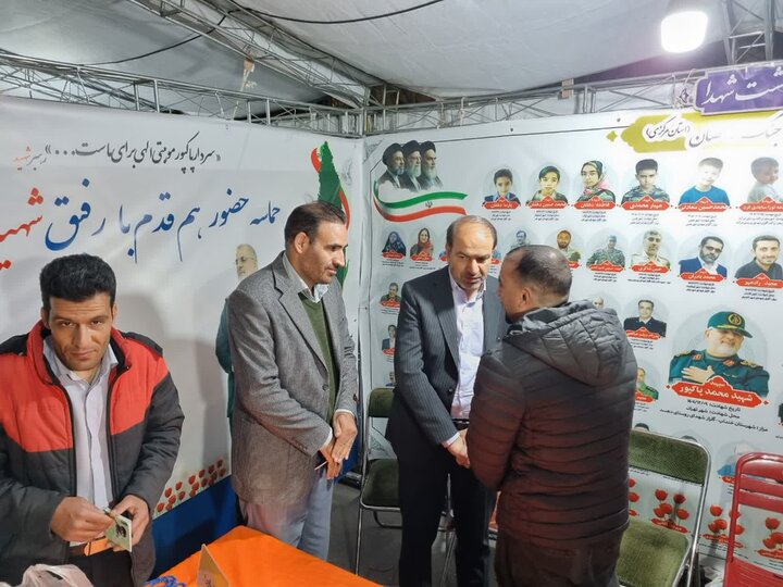 تصاویر/بازدید مدیرکل بنیاد شهید و امور ایثارگران استان مرکزی از غرفه «سلام شهید» و موکب تشکل یادگاران شهدای استان مرکزی