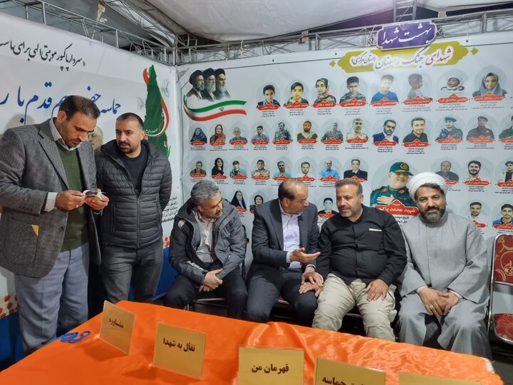 تصاویر/بازدید مدیرکل بنیاد شهید و امور ایثارگران استان مرکزی از غرفه «سلام شهید» و موکب تشکل یادگاران شهدای استان مرکزی