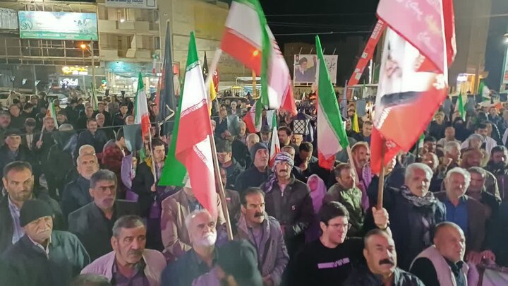 تصاویر/چهل و سومین شب حضور پرشور مردم ولایتمدار مامونیه در تجدید بیعت با آرمان‌های انقلاب