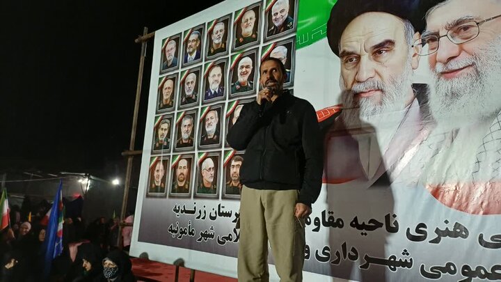 تصاویر/چهل و سومین شب حضور پرشور مردم ولایتمدار مامونیه در تجدید بیعت با آرمان‌های انقلاب