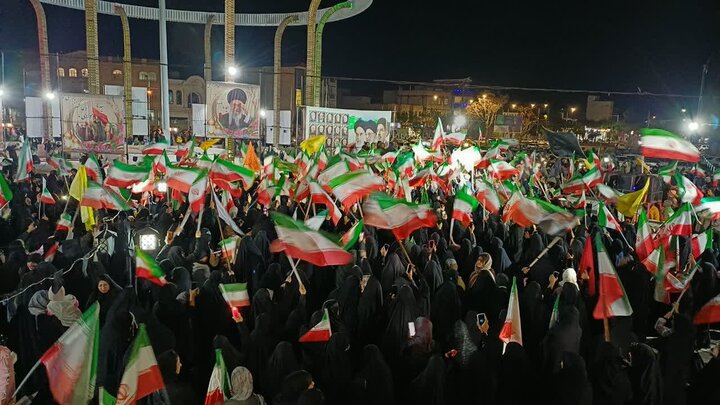 تصاویر/چهل و سومین شب حضور پرشور مردم ولایتمدار مامونیه در تجدید بیعت با آرمان‌های انقلاب