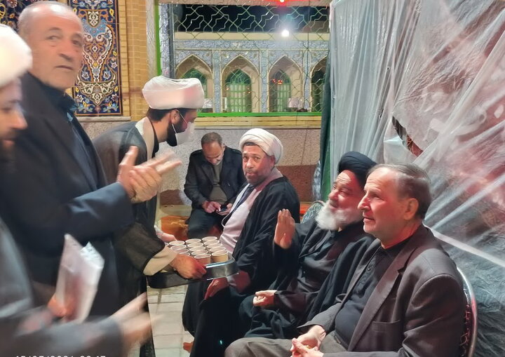 تصاویر/ فعالیت‌ موکب مدرسه علمیه آیت‌الله ابوتراب امامی کاشانی(ره) در بادرود
