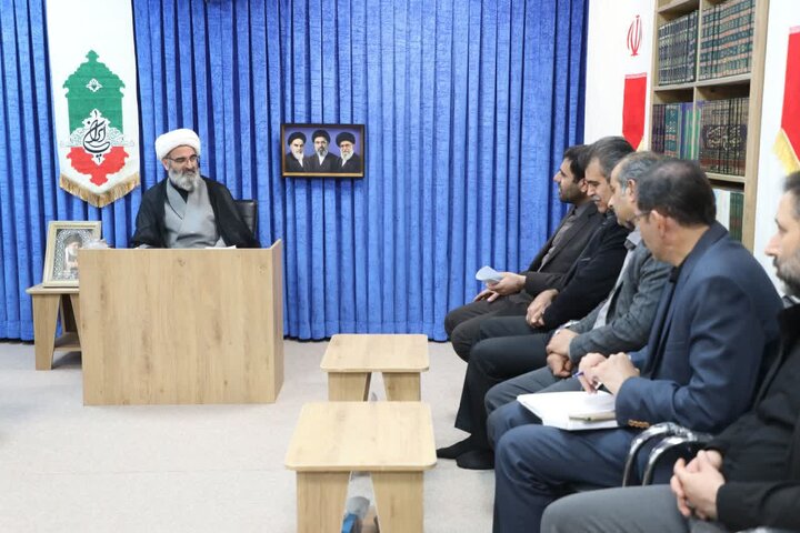 تصاویر/ نماینده ولی‌فقیه در استان سمنان در دیدار با مدیرکل و کارکنان بنیاد مسکن انقلاب اسلامی استان سمنان