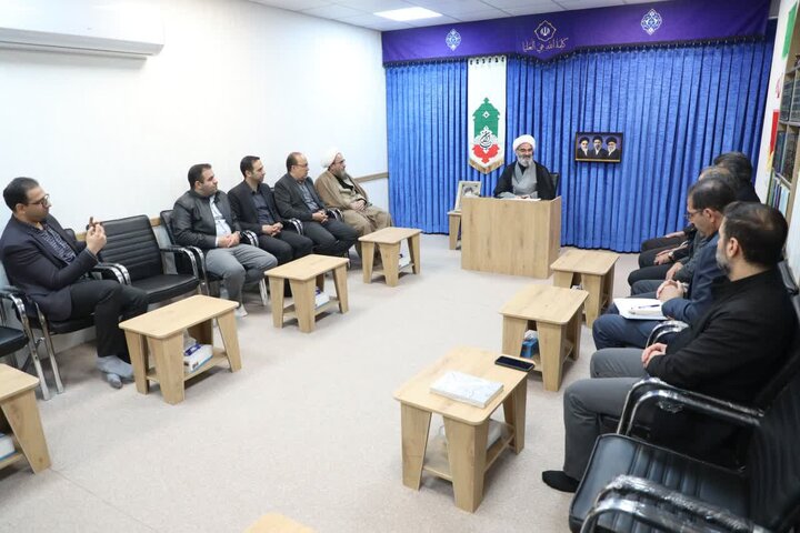 تصاویر/ نماینده ولی‌فقیه در استان سمنان در دیدار با مدیرکل و کارکنان بنیاد مسکن انقلاب اسلامی استان سمنان