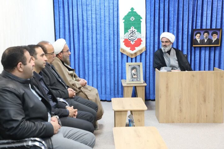 تصاویر/ نماینده ولی‌فقیه در استان سمنان در دیدار با مدیرکل و کارکنان بنیاد مسکن انقلاب اسلامی استان سمنان