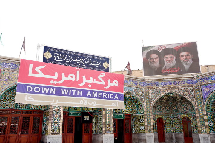 حرم بانوی کرامت در سوگ شهادت امام صادق(ع) سیاه‌پوش شد
