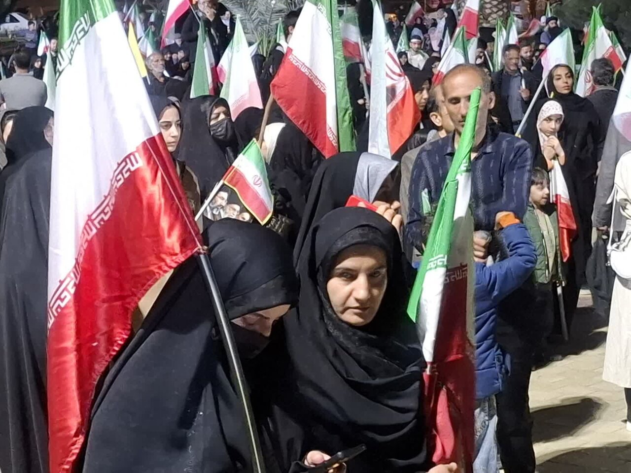فیلم| چهل و سومین تجمع مردمی شهرستان کاشان در میدان امام خامنه ای (ره)