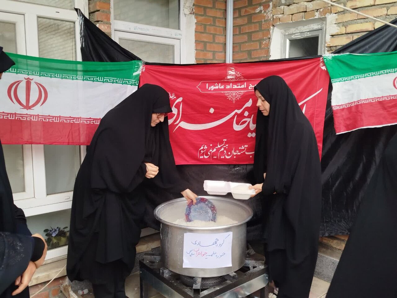 فعالیت‌های فرهنگی و خدمترسانی موکب بانوان طلبه سلماس در ایام جنگ رمضان + عکس