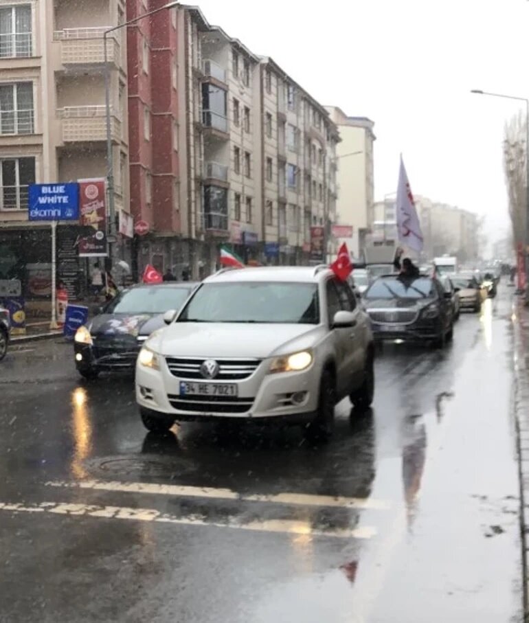 کاروان بزرگ خودرویی در ایغدیر ترکیه در حمایت از ایران و لبنان / «یک صدا در برابر ظلم»