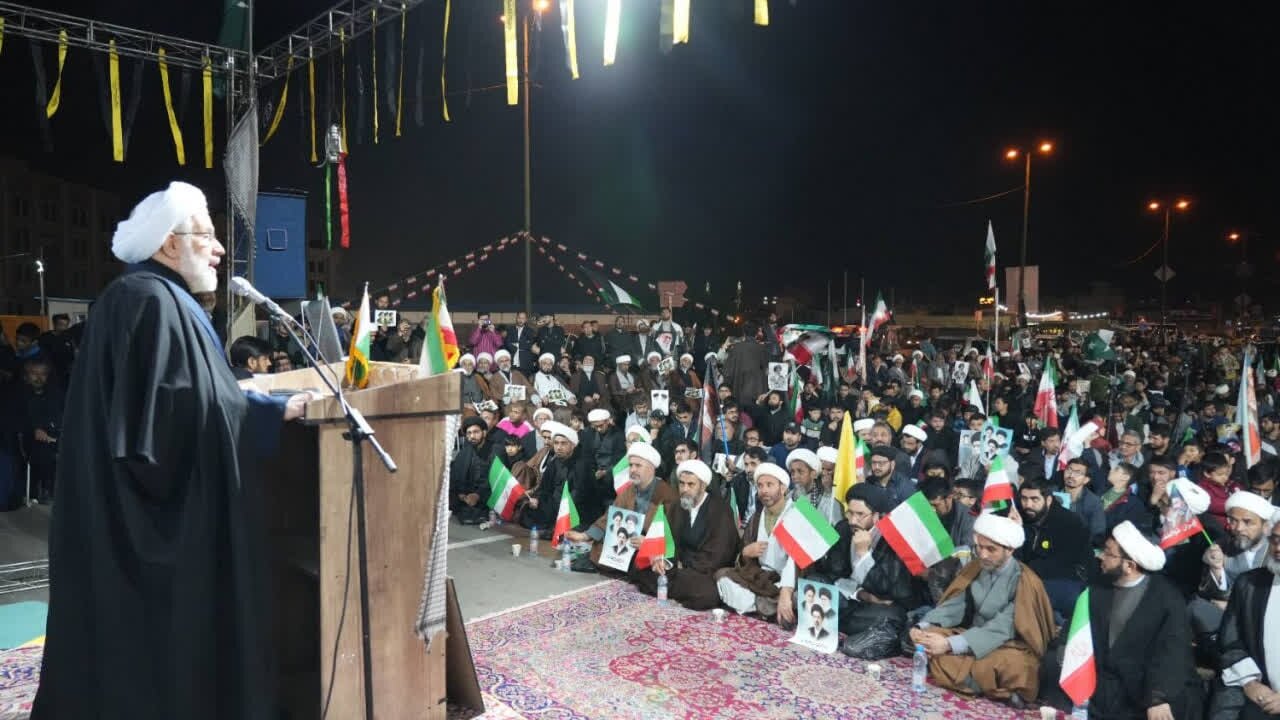الجالية الباكستانيّة المقيمة في إيران تجدّد البيعة لقائد الثورة الإسلامية