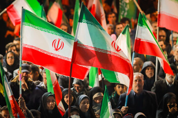 فیلم| اجتماع شبانه مردم ولایی و انقلابی زنجان در دفاع از ایران و بیعت با رهبر انقلاب